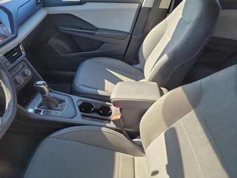 Used 2022 Volkswagen Taos SE image 5