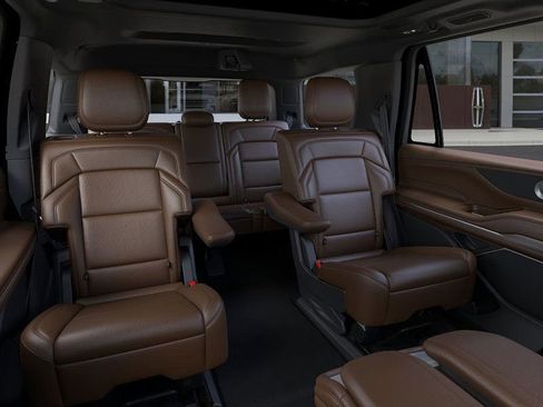 New 2026 Lincoln Navigator Reserve image 11