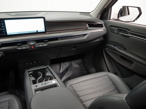 Used 2024 Kia EV9 Land image 27