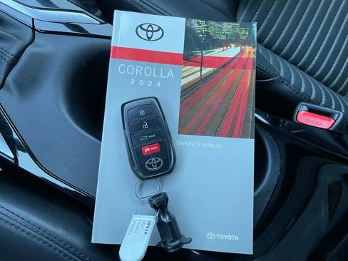 Used 2024 Toyota Corolla XSE image 40