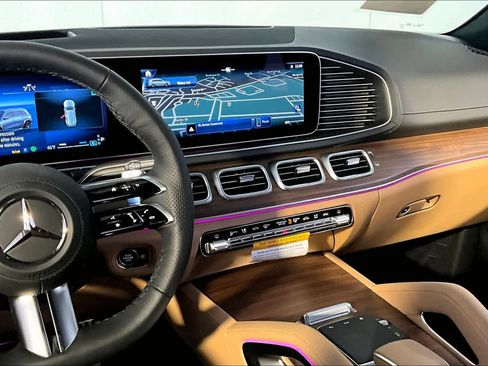 New 2026 Mercedes-Benz GLS 450 4MATIC image 8