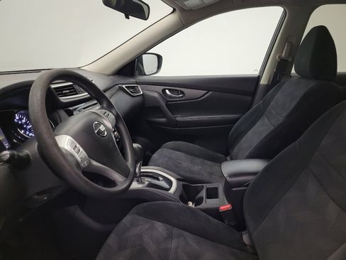 Used 2016 Nissan Rogue SV w/ SV Family Package image 17
