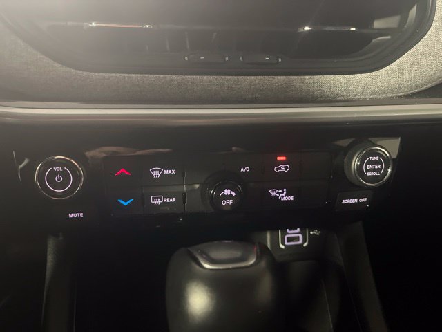 Used 2025 Jeep Compass Latitude AWD/4WD image 19