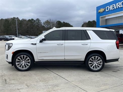 Used 2022 GMC Yukon Denali image 2