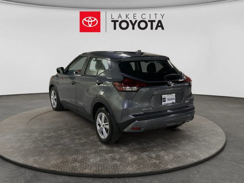 Used 2022 Nissan Kicks S FWD image 5