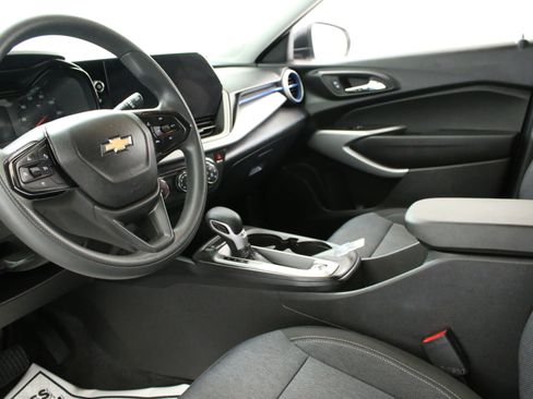 Used 2024 Chevrolet Trax LS w/ Driver Confidence Package FWD image 26