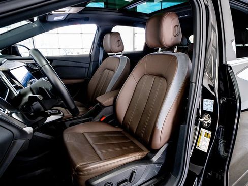 Used 2022 Audi Q4 e-tron Premium Plus image 36