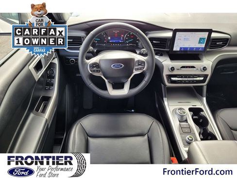 Used 2024 Ford Explorer XLT w/ Equipment Group 202A image 9