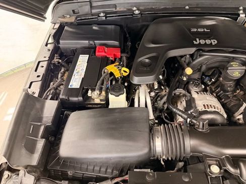 Used 2021 Jeep Gladiator Overland AWD/4WD image 44