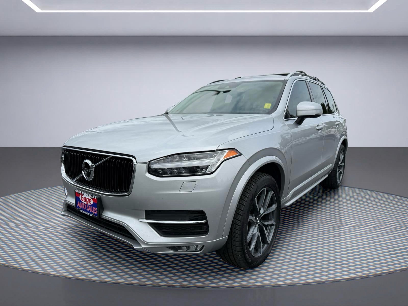 Used 2016 Volvo XC90 T6 Momentum w/ Momentum Plus Package AWD/4WD image 2