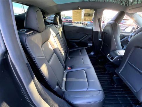 Used 2024 Tesla Model Y Performance image 18