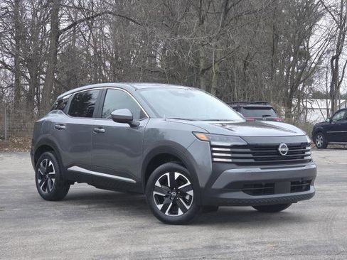 Certified 2025 Nissan Kicks SV image 1