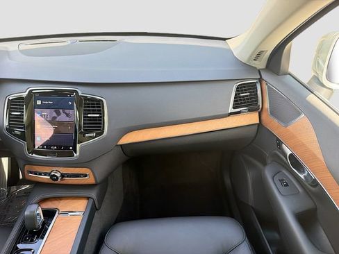 Used 2024 Volvo XC90 B6 Plus AWD/4WD image 18
