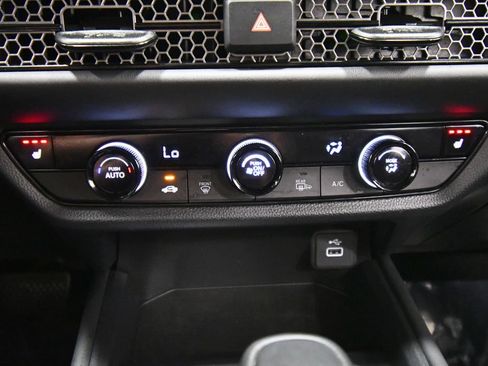 Certified 2024 Honda HR-V Sport image 25
