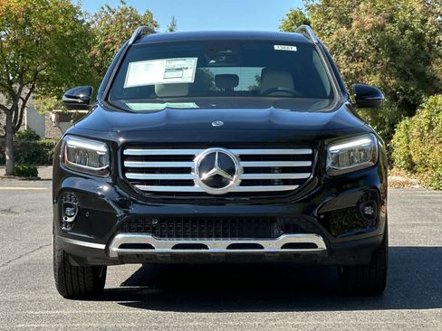 New 2025 Mercedes-Benz GLB 250 4MATIC image 8