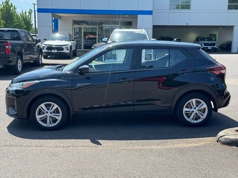 Used 2021 Nissan Kicks S FWD image 4