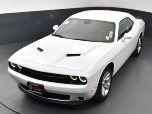 Used 2023 Dodge Challenger SXT image 40