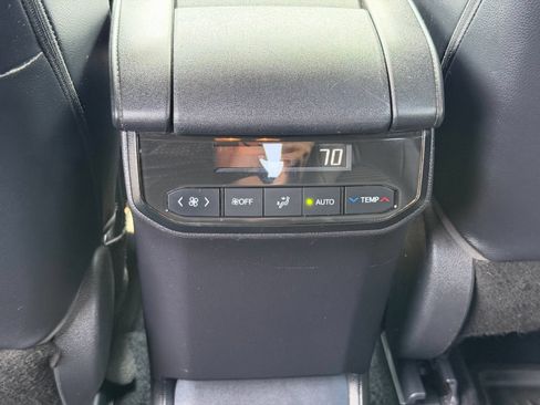 Used 2021 Toyota Highlander XSE AWD/4WD image 28