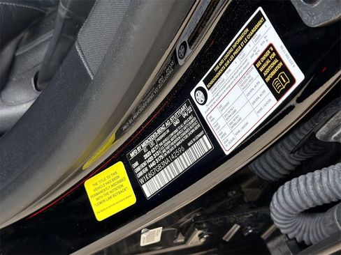 Used 2022 Mercedes-Benz S 580 4MATIC Sedan w/ AMG Line Package image 6