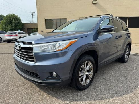 Used 2015 Toyota Highlander XLE AWD/4WD image 3
