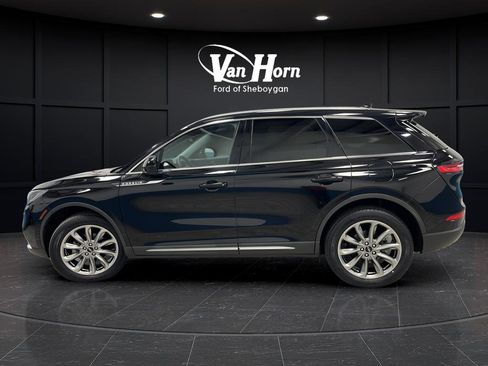 Used 2022 Lincoln Corsair AWD w/ Premium Package image 4