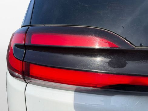 Used 2025 Chrysler Pacifica Select FWD image 21