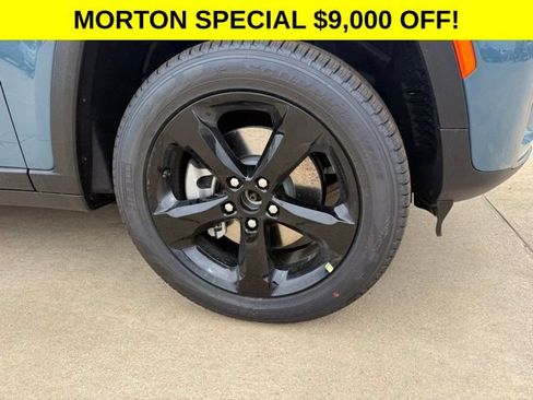 New 2026 Jeep Grand Cherokee L Limited w/ Limited Altitude Package AWD/4WD image 4