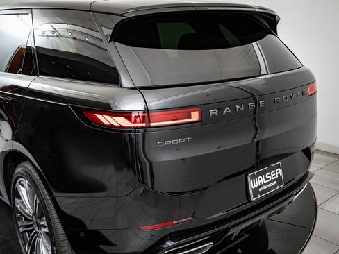 New 2026 Land Rover Range Rover Sport Dynamic SE image 18