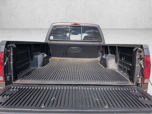 Used 2004 Ford F250 XL RWD image 6