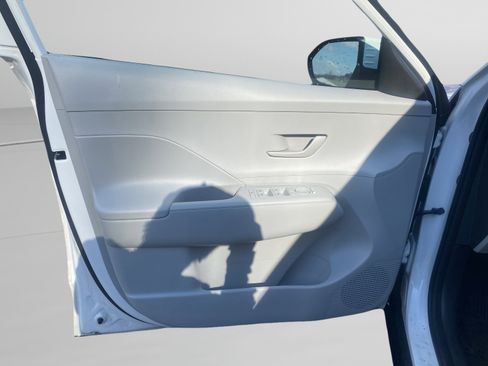 Used 2024 Hyundai Kona SEL image 13