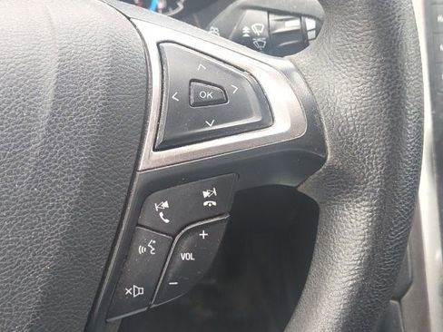 Used 2017 Ford Fusion SE FWD image 34