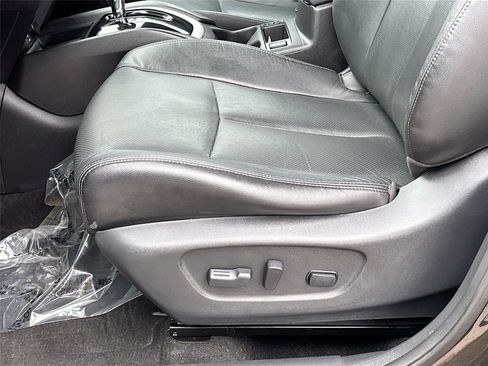 Used 2015 Nissan Rogue SL image 19