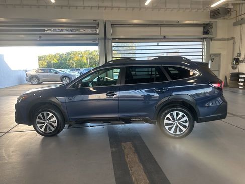 Used 2025 Subaru Outback Premium w/ Popular Package #1 image 2