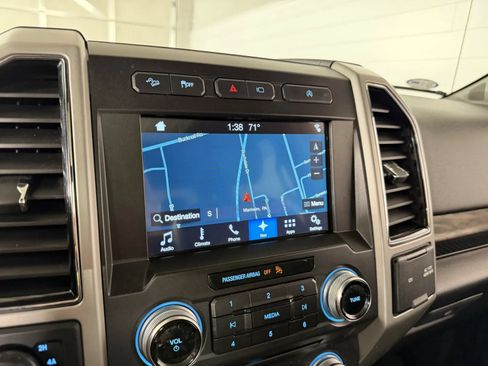 Used 2018 Ford F150 Lariat w/ Equipment Group 502A Luxury AWD/4WD image 26
