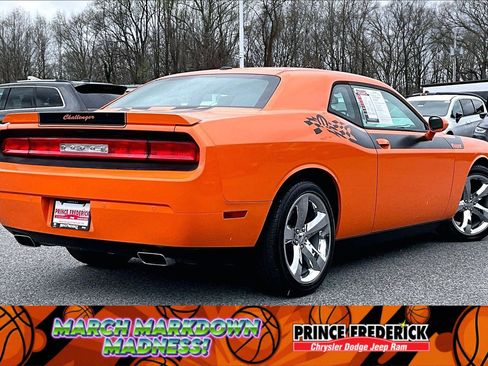 Used 2014 Dodge Challenger SXT Plus image 10