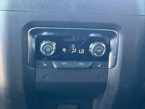 Used 2025 Chevrolet Tahoe High Country RWD image 18