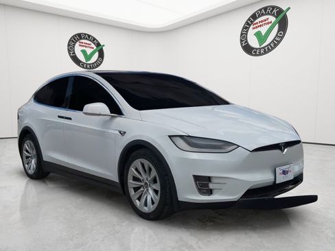 Used 2018 Tesla Model X 100D AWD/4WD image 7