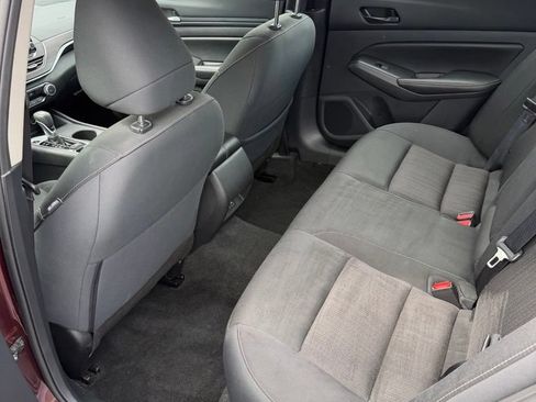 Used 2025 Nissan Altima 2.5 SV FWD image 8