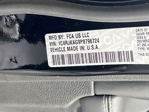 Used 2023 Jeep Grand Cherokee L Altitude image 33