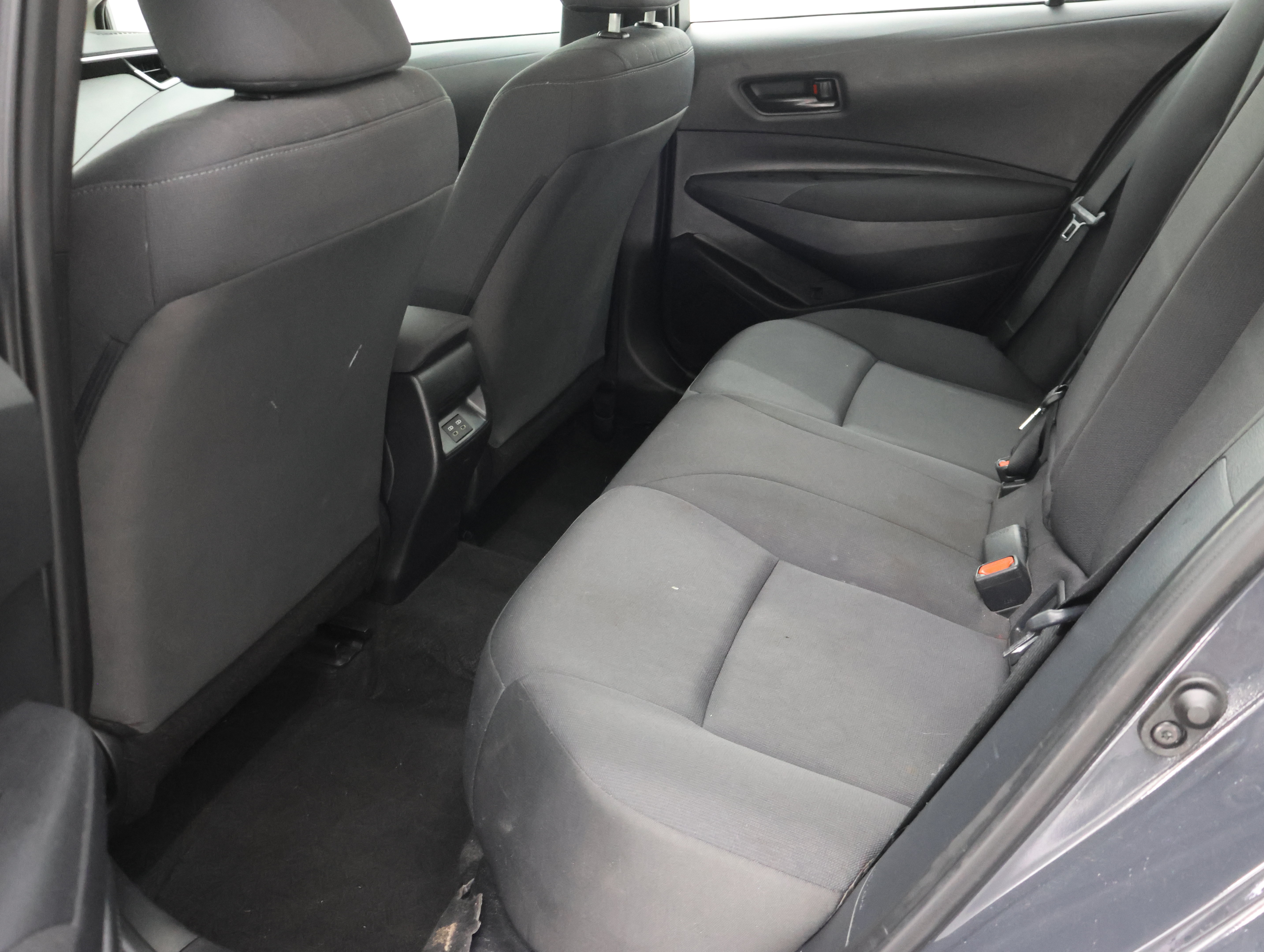 Used 2024 Toyota Corolla LE FWD image 33