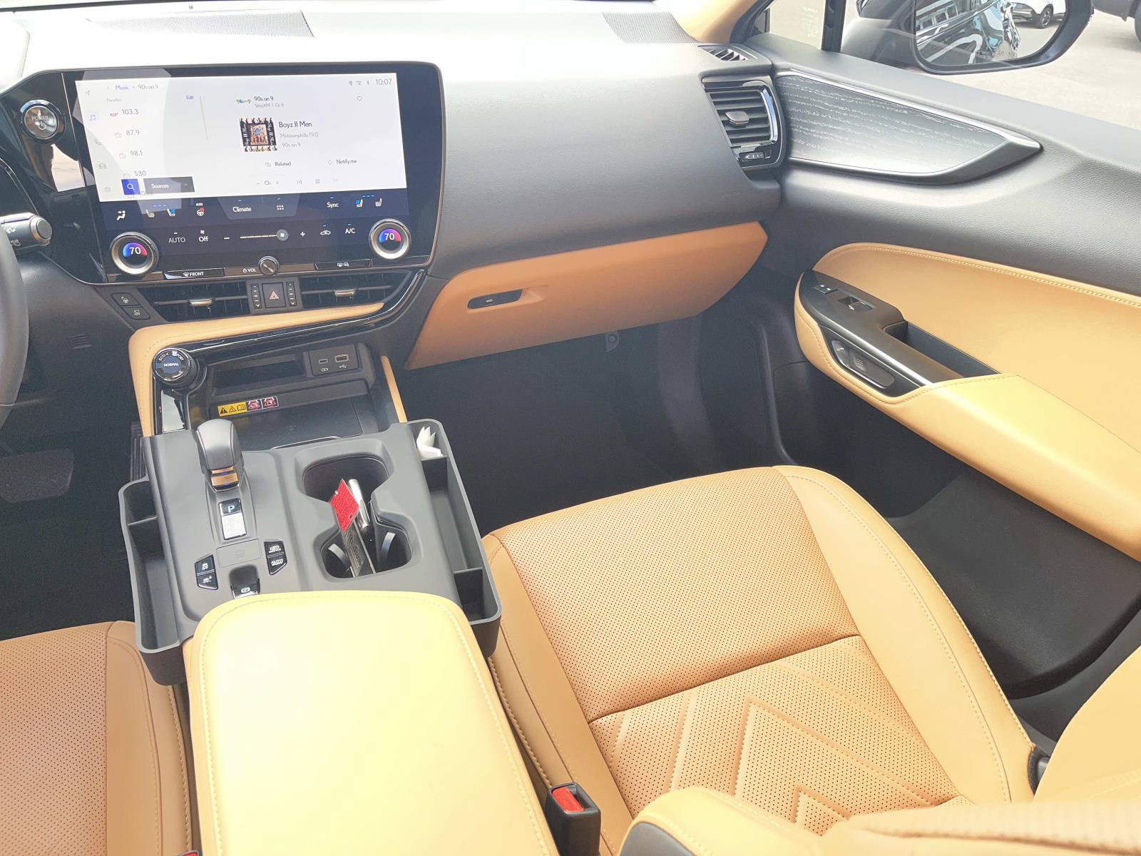 Used 2025 Lexus NX 450h+ AWD w/ Accessory Package (Z2) image 15