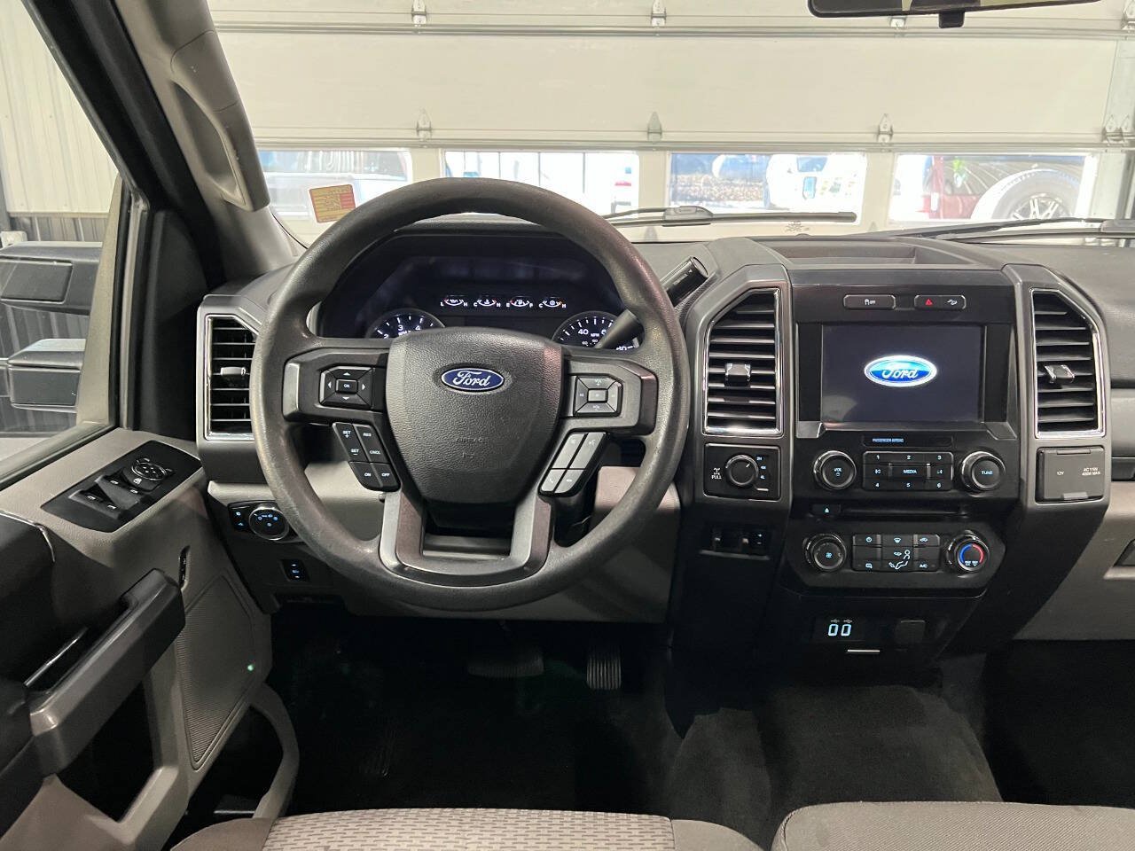 Used 2017 Ford F250 XLT w/ XLT Value Package AWD/4WD image 8