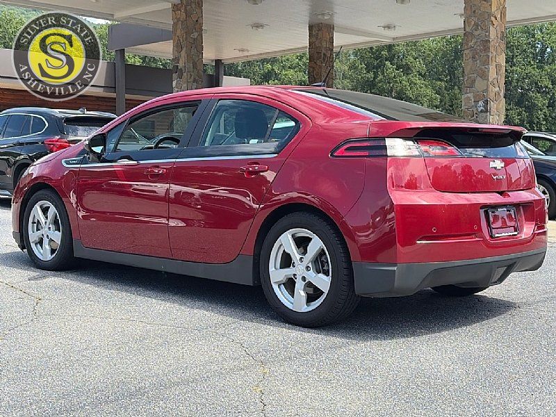 Used 2013 Chevrolet Volt Premium w/ Premium Trim Package FWD image 4