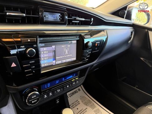 Used 2015 Toyota Corolla S FWD image 21