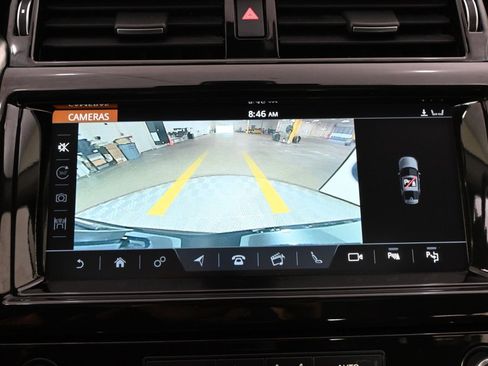 Used 2017 Land Rover Discovery HSE image 30