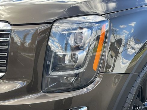 Used 2021 Kia Telluride SX w/ SX Prestige Package image 9