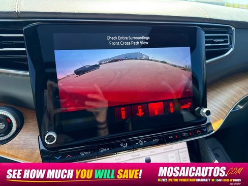 Used 2022 Jeep Grand Wagoneer Series II AWD/4WD image 33