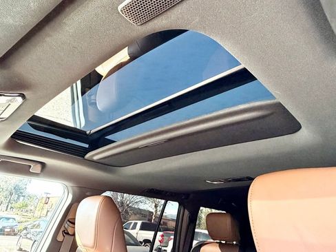 Used 2025 Lexus GX 550 w/ Accessory Package (2T) image 17