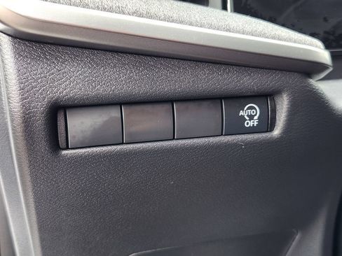 Certified 2025 Nissan Kicks SV FWD image 18