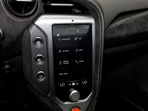 New 2026 McLaren 750S image 16